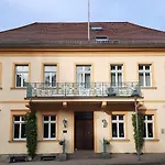 Ξενοδοχείο Garni Schlossgarten Neustrelitz